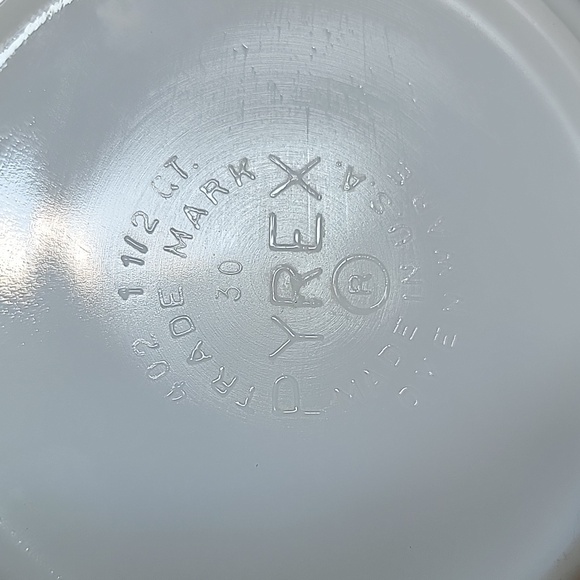 Vintage Pyrex Amish Butterprint White Turquoise 1 1/2 Quart Mixing Bowl - Picture 9 of 13